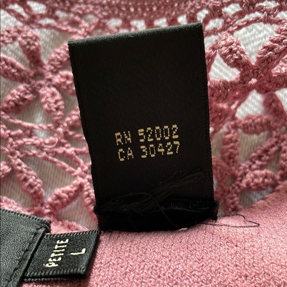 Dana Buchman Women's Pink Sleeveless Top With Crochet Neck, Size Petite Large - Picture 8 of 8